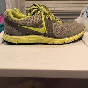 Nike Women’s Lunarswift 4 running shoes